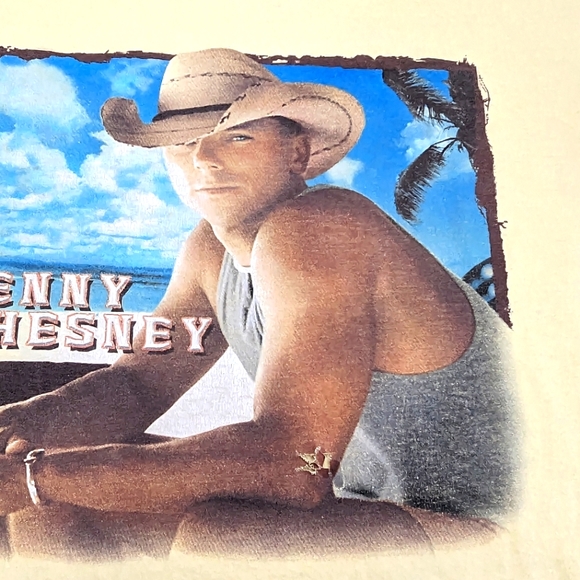 Kenny Chesney Vintage 2004 Guitars & Tiki Bars Concert Tee - Tour Cities in Back - Picture 1 of 9